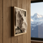 Mobile-optimized centered 3D frame with Alps view